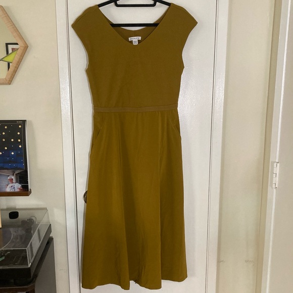 Athleta's Ryder Dress, Large, mustard - Picture 3 of 6